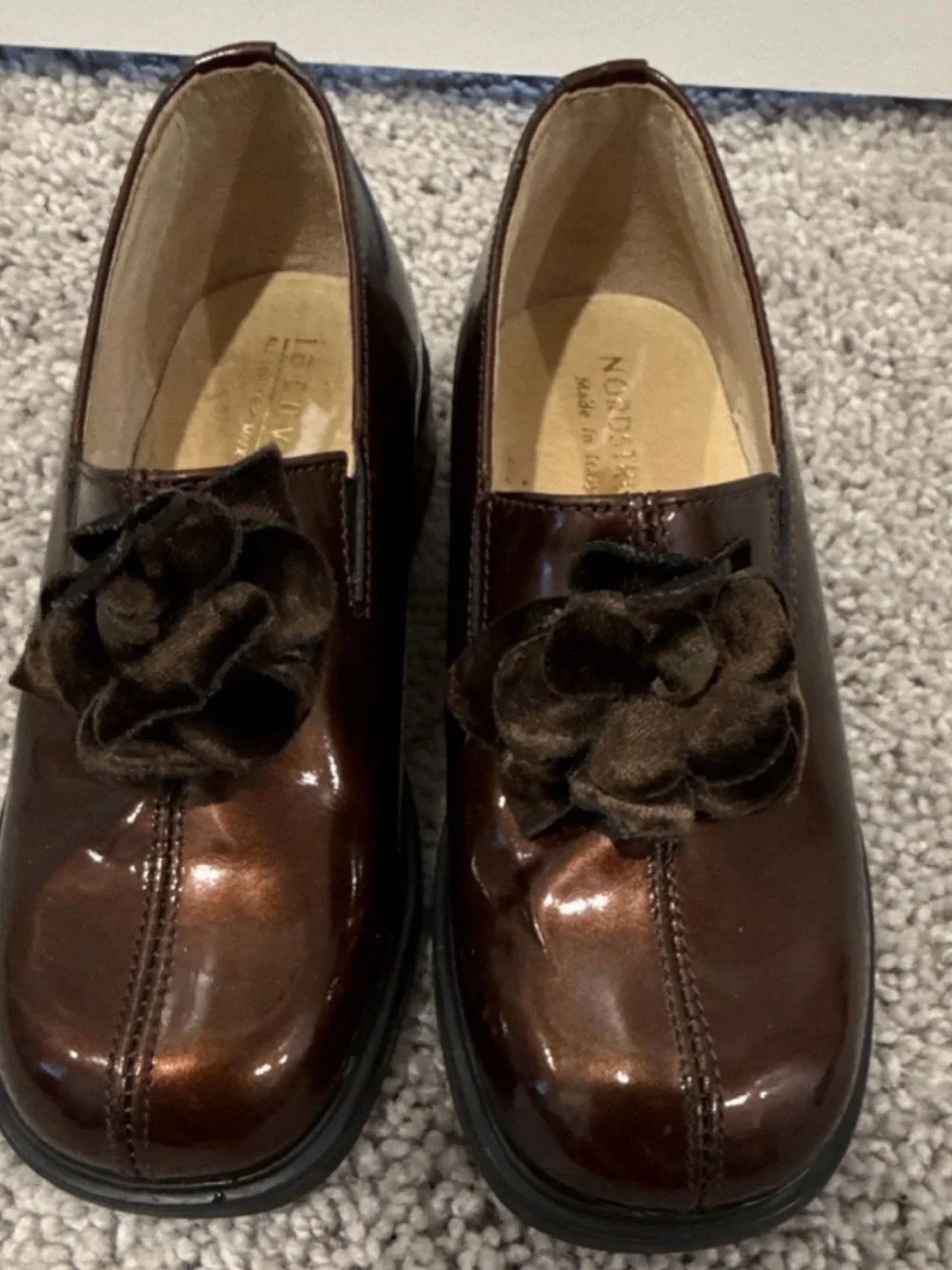 Nordstrom Brown Patent Floral Accent Loafers for Kids